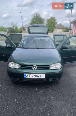 Хэтчбек Volkswagen Golf 2000 в Бурштыне