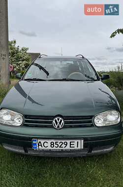 Универсал Volkswagen Golf 2000 в Локачах