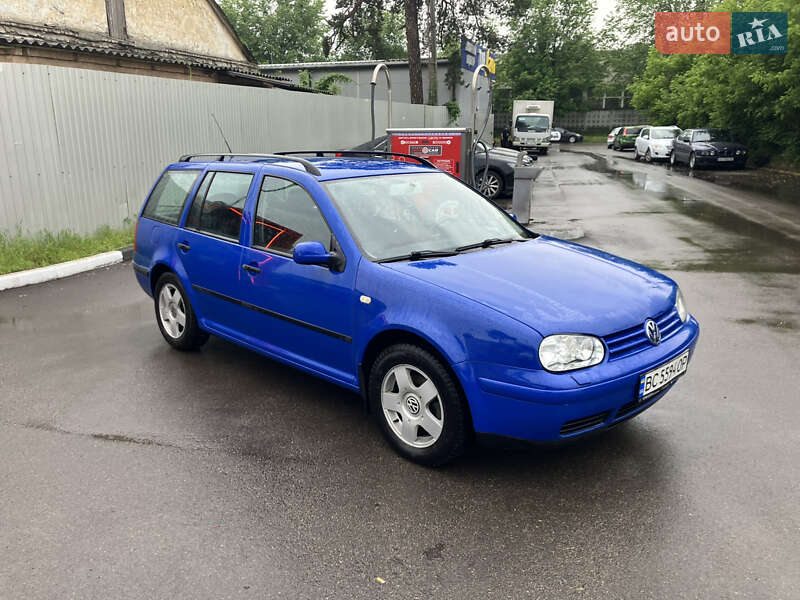 Универсал Volkswagen Golf 2000 в Киеве