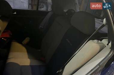 Хэтчбек Volkswagen Golf 2000 в 