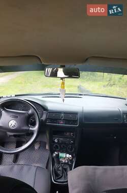 Універсал Volkswagen Golf 2000 в 