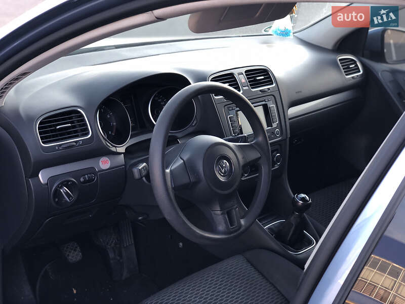 Хетчбек Volkswagen Golf 2009 в Луцьку
