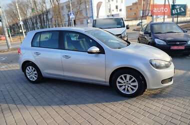 Хетчбек Volkswagen Golf 2009 в 