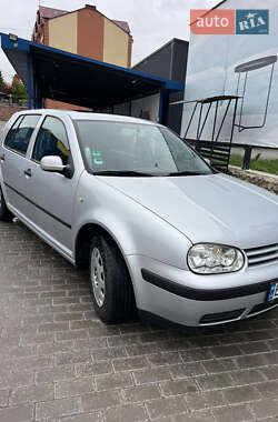 Хэтчбек Volkswagen Golf 2001 в Тернополе