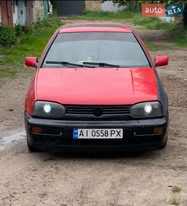 Хетчбек Volkswagen Golf 1993 в 