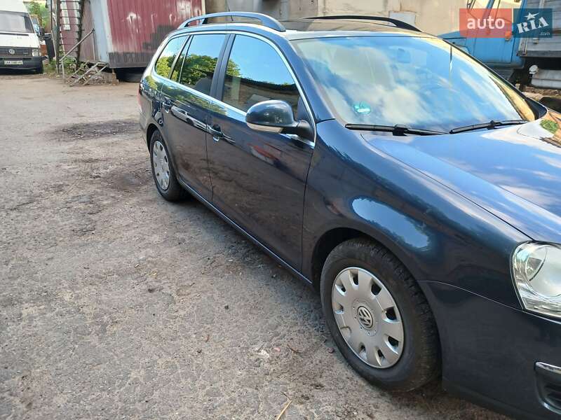 Универсал Volkswagen Golf 2008 в Гадяче