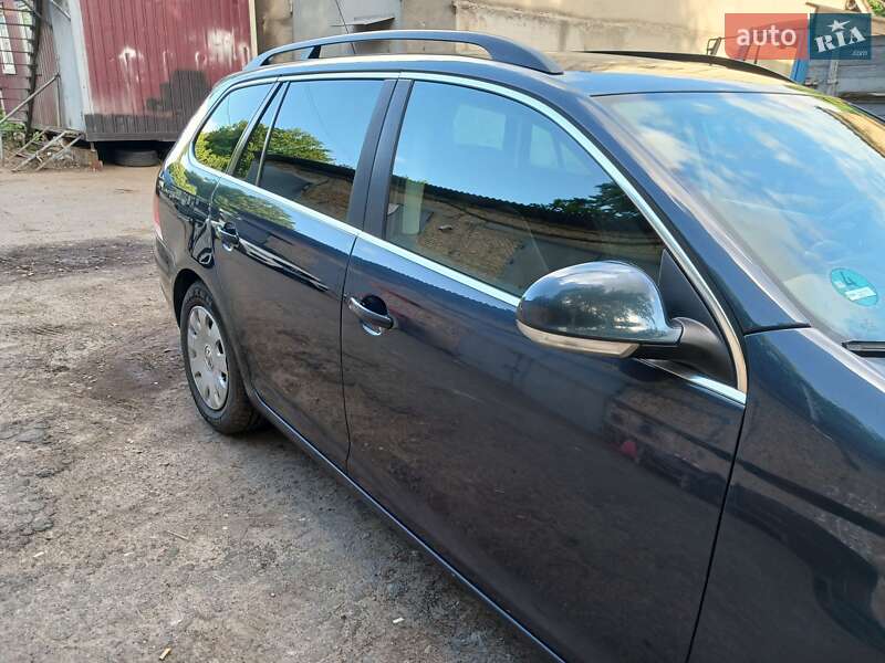 Универсал Volkswagen Golf 2008 в Гадяче