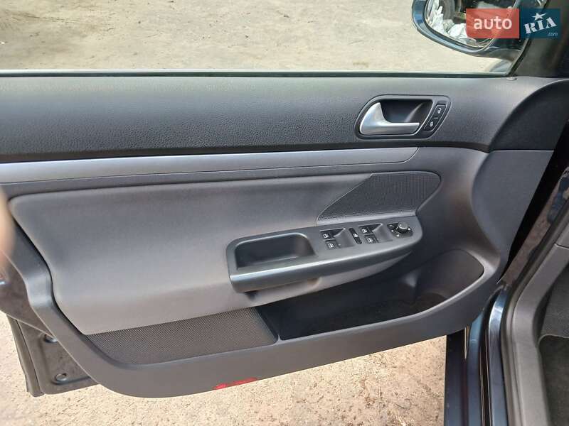 Универсал Volkswagen Golf 2008 в Гадяче