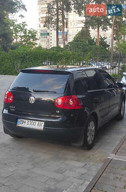 Хэтчбек Volkswagen Golf 2005 в 