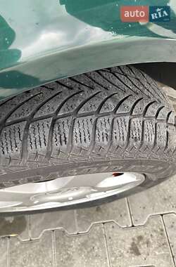 Хетчбек Volkswagen Golf 1998 в 