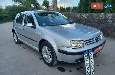 Хетчбек Volkswagen Golf 2002 в Тернополі