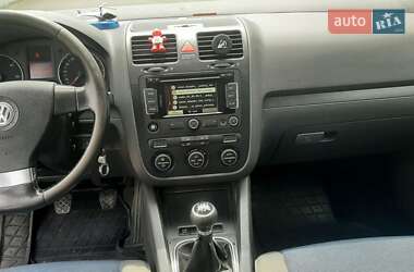 Хэтчбек Volkswagen Golf 2008 в 