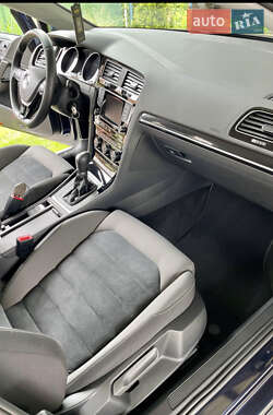 Хетчбек Volkswagen Golf 2014 в 