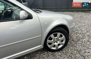 Хэтчбек Volkswagen Golf 2003 в 