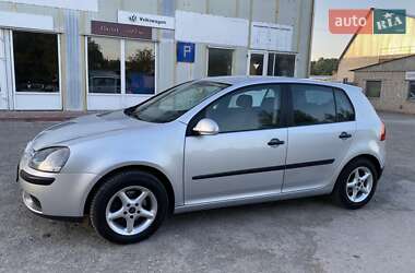 Хэтчбек Volkswagen Golf 2004 в 