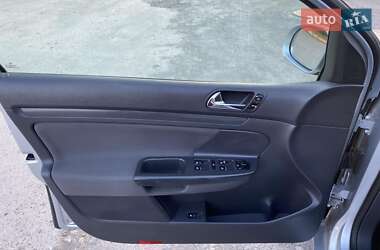 Хэтчбек Volkswagen Golf 2004 в 