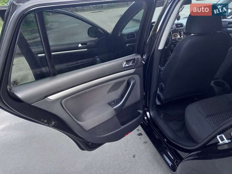 Универсал Volkswagen Golf 2009 в Виннице