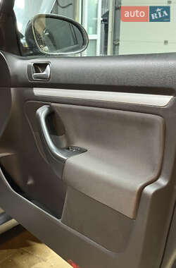 Универсал Volkswagen Golf 2011 в 