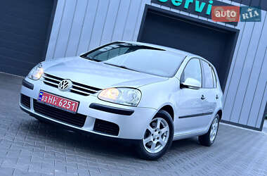 Хэтчбек Volkswagen Golf 2005 в Владимире
