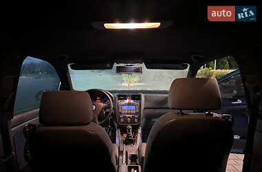 Хэтчбек Volkswagen Golf 2006 в 