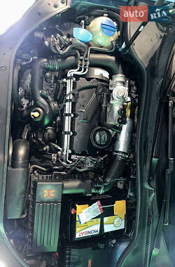 Хэтчбек Volkswagen Golf 2006 в 