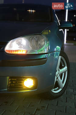 Хэтчбек Volkswagen Golf 2006 в 