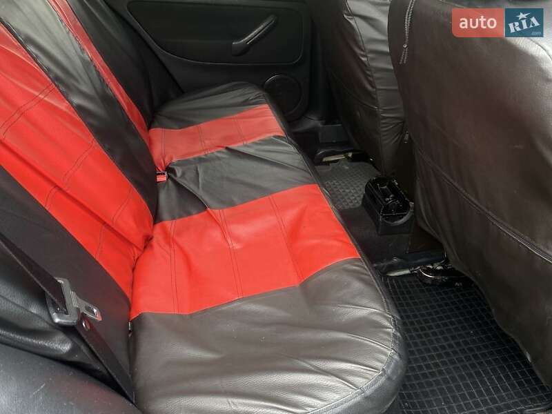 Универсал Volkswagen Golf 2001 в Корце