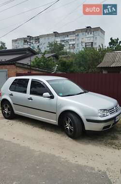 Хетчбек Volkswagen Golf 2003 в Охтирці