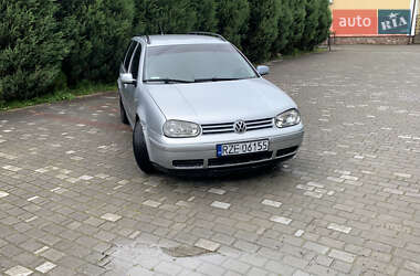 Универсал Volkswagen Golf 2002 в Самборе