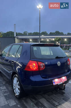 Хэтчбек Volkswagen Golf 2005 в Луцке