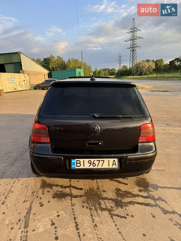 Хетчбек Volkswagen Golf 2003 в Синельниковому