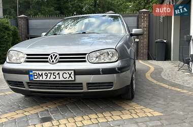 Хэтчбек Volkswagen Golf 2001 в 