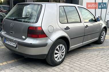 Хэтчбек Volkswagen Golf 2001 в 