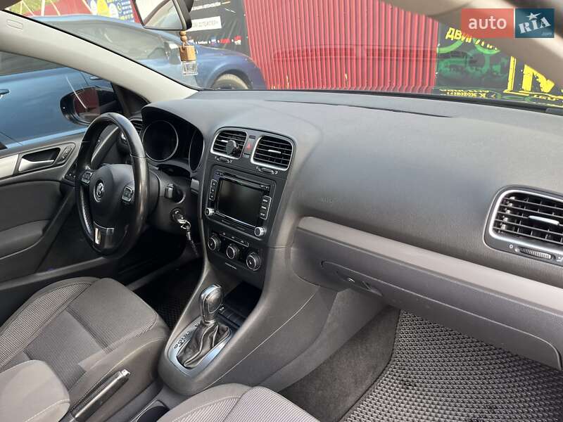 Хэтчбек Volkswagen Golf 2013 в Одессе