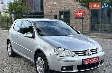Хэтчбек Volkswagen Golf 2006 в 