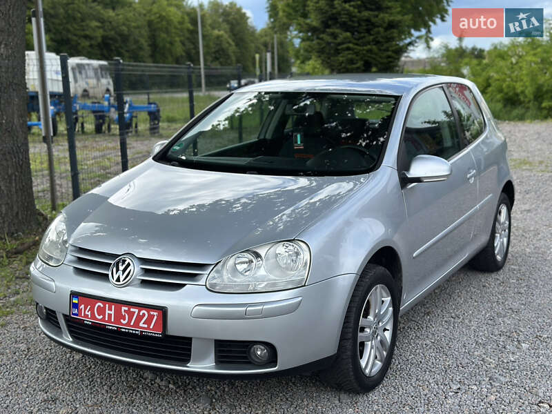 Хэтчбек Volkswagen Golf 2006 в 