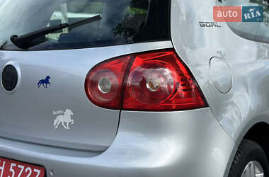 Хэтчбек Volkswagen Golf 2006 в 