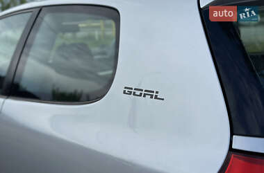 Хэтчбек Volkswagen Golf 2006 в 