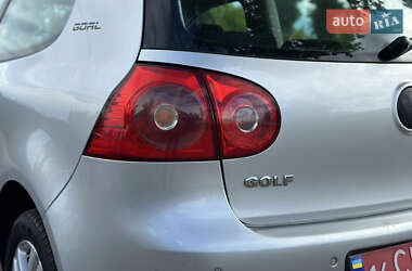 Хэтчбек Volkswagen Golf 2006 в 
