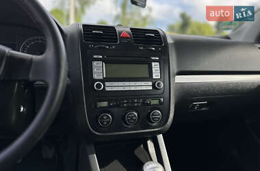 Хэтчбек Volkswagen Golf 2006 в 