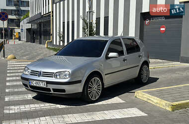Хэтчбек Volkswagen Golf 2003 в Львове