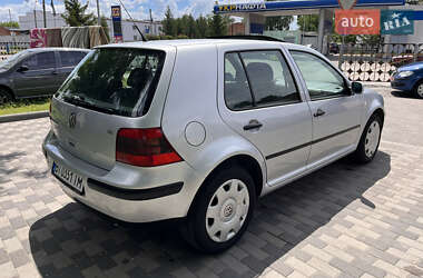 Хэтчбек Volkswagen Golf 2000 в 