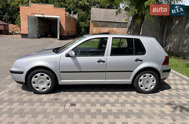 Хэтчбек Volkswagen Golf 2000 в 