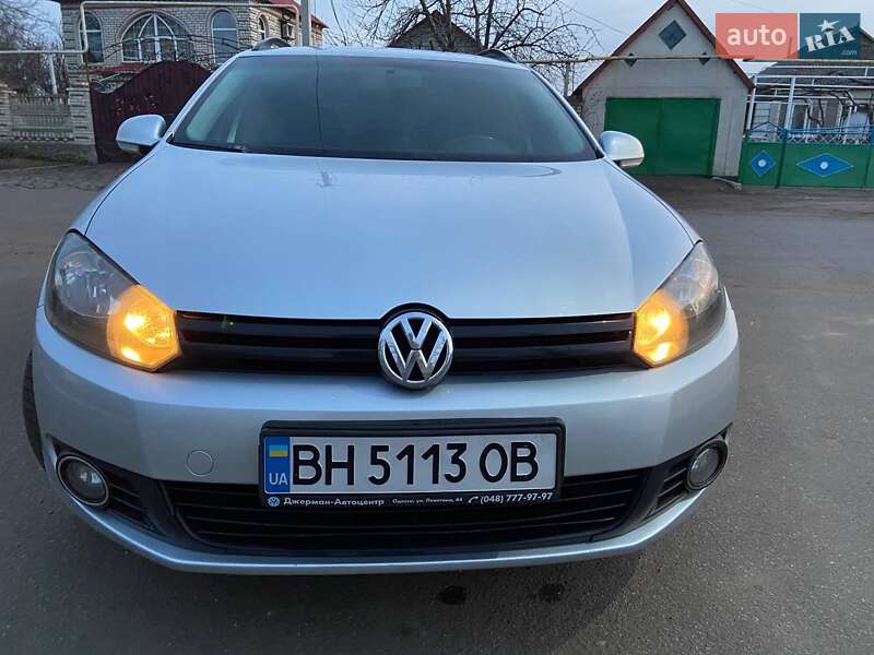 Універсал Volkswagen Golf 2011 в Врадіївці
