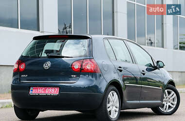 Хэтчбек Volkswagen Golf 2009 в 