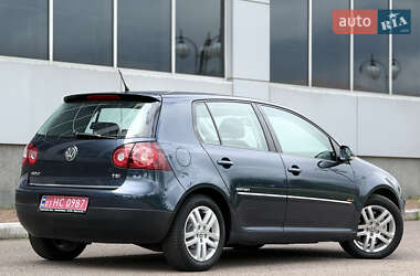 Хэтчбек Volkswagen Golf 2009 в 