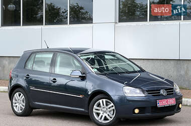 Хэтчбек Volkswagen Golf 2009 в 