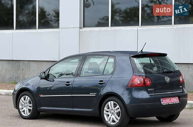 Хэтчбек Volkswagen Golf 2009 в 
