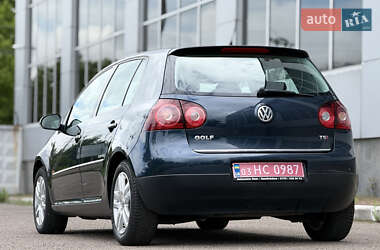 Хэтчбек Volkswagen Golf 2009 в 