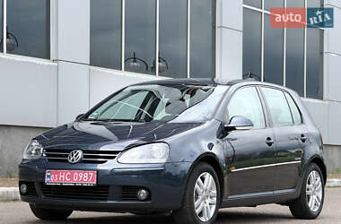 Хэтчбек Volkswagen Golf 2009 в 